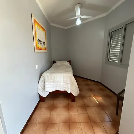 Apartamento com churrasqueira ar condicionado na Praia Grande Ubatuba-3